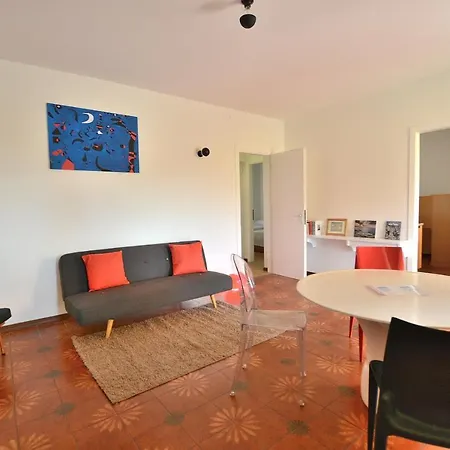 Joan Miro With Pool Apartment *
