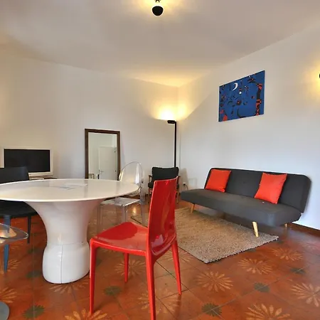 Apartment Joan Miro With Pool